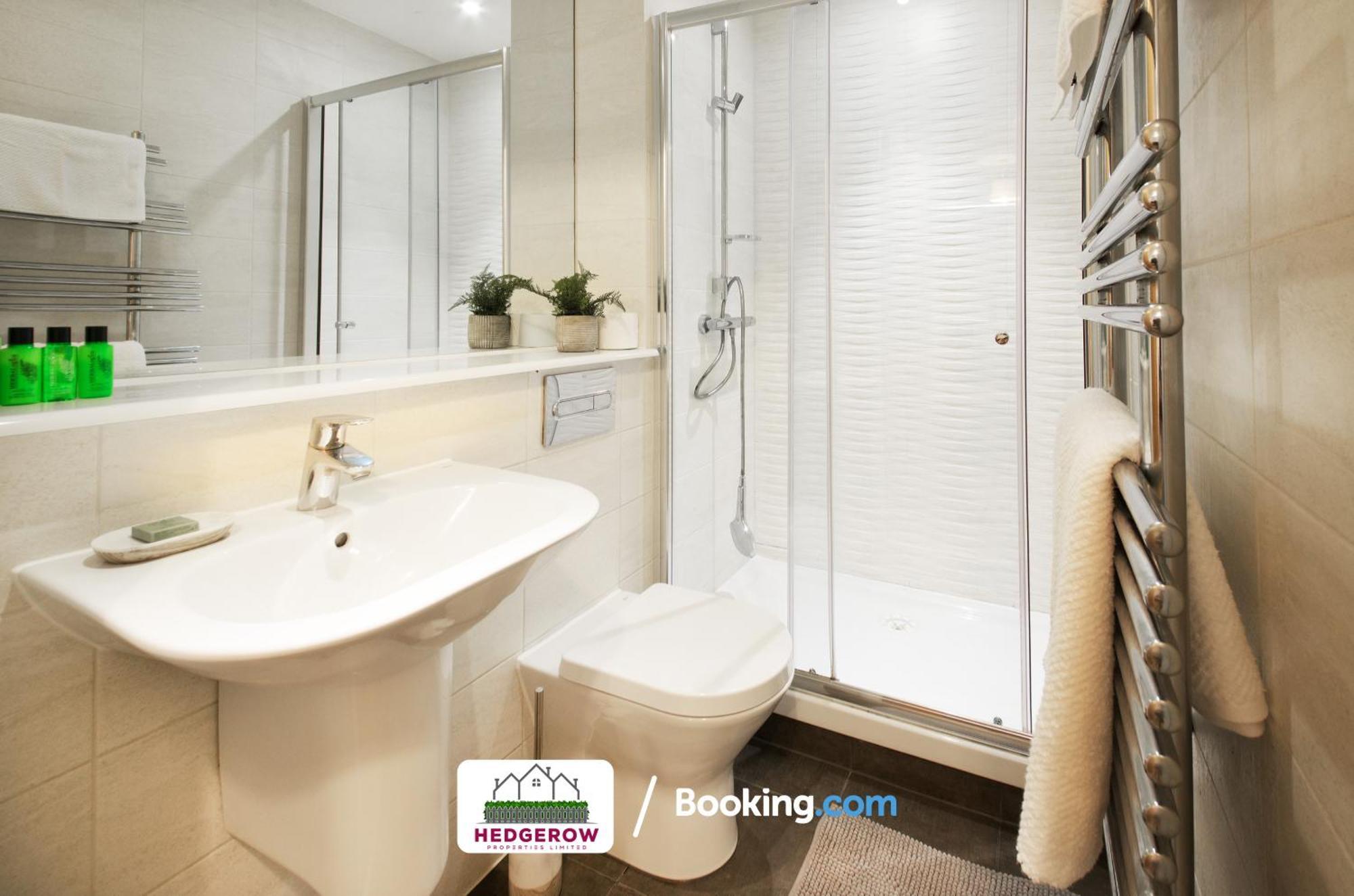 Premium Deals On Modern 2 -Bed 2-Bath Central City 122 High Street Flat For Movers & Pros By Hedgerow Μάντσεστερ Εξωτερικό φωτογραφία